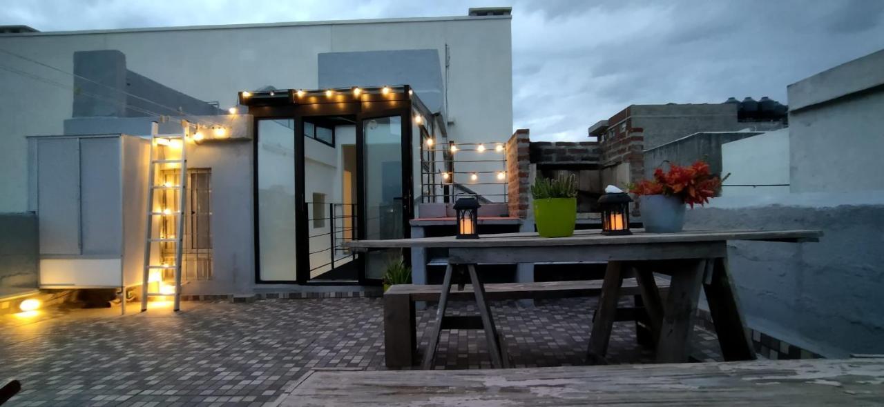 House With Large Terrace, Jacuzzi And Gated Parking For One Car Villa Montevideo Exteriör bild