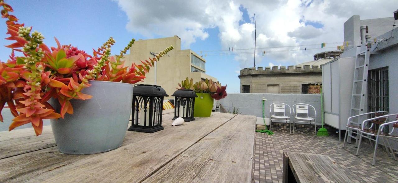 House With Large Terrace, Jacuzzi And Gated Parking For One Car Villa Montevideo Exteriör bild