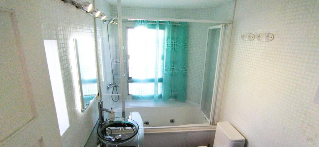 House With Large Terrace, Jacuzzi And Gated Parking For One Car Villa Montevideo Exteriör bild
